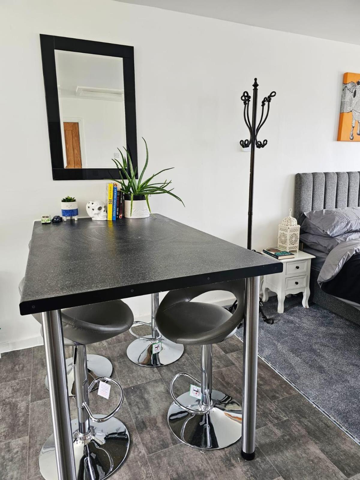בראקלי Modern Comfortable Quiet Self Contained Apartments מראה חיצוני תמונה